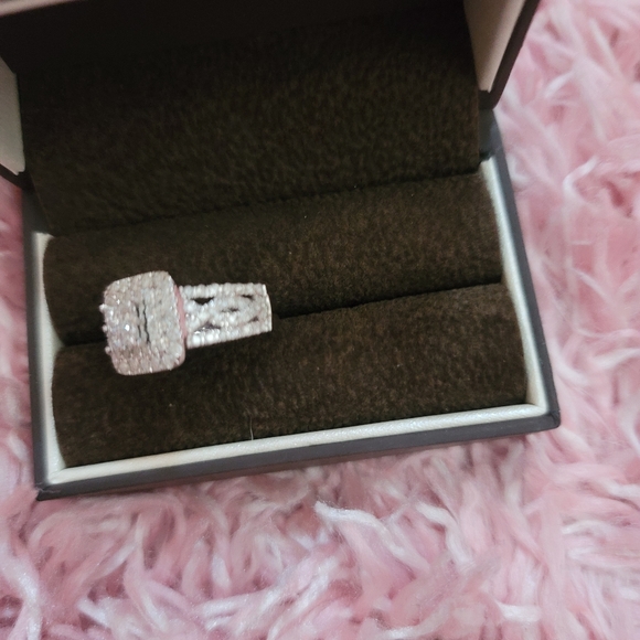 Diamond ring - Picture 3 of 5